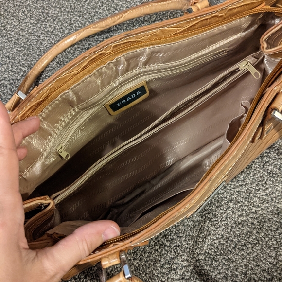 Handbag - Picture 2 of 3